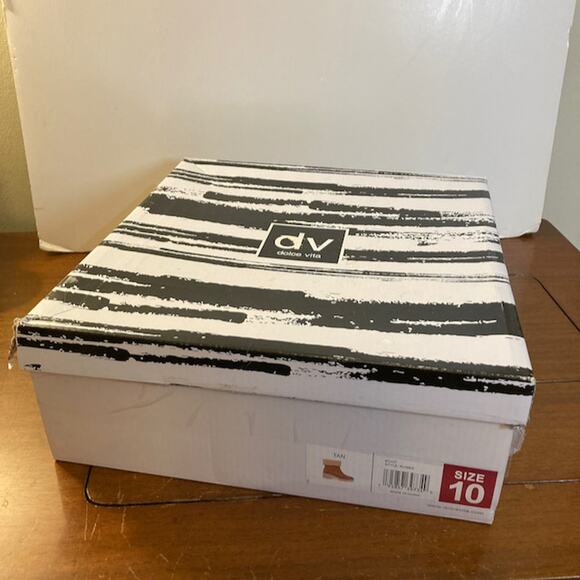 NWT Women's Sz 10 Dolce Vita Rumee Style Tan Boots w/Cuffed Sherpa Lining - Picture 9 of 9